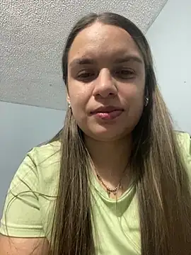 Snapshot of Nathaly00_ chatting on December 4, 11:13 pm Nathaly00 online show from December 4, 11:13 pm