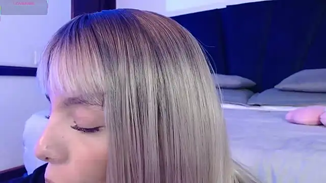 peyton golden1 online show from March 18, 3:09 am