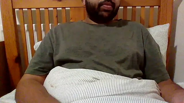 whoreboi98 online show from April 19, 8:33 pm