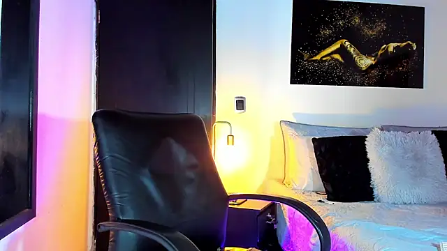 KimberlyBanks2 online show from January 19, 1:33 pm