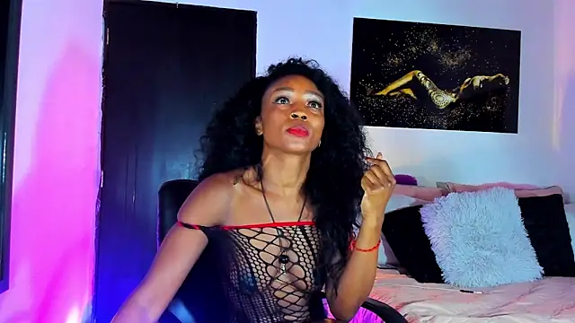 Snapshot of KimberlyBanks2 chatting on February 8, 1:43 am KimberlyBanks2 online show from February 8, 1:43 am