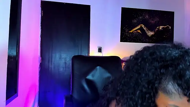 Snapshot of KimberlyBanks2 chatting on February 14, 11:09 pm KimberlyBanks2 online show from February 14, 11:09 pm