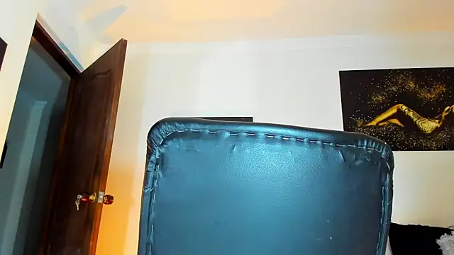 Snapshot of KimberlyBanks2 chatting on November 20, 10:15 am KimberlyBanks2 online show from November 20, 10:15 am