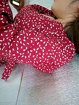 Snapshot of Wettpussyxx chatting on November 8, 4:18 pm Wettpussyxx online show from November 8, 4:18 pm