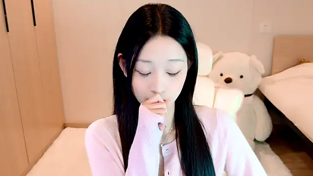 Snapshot of Xueb_J chatting on December 7, 6:21 am Xueb J online show from December 7, 6:21 am