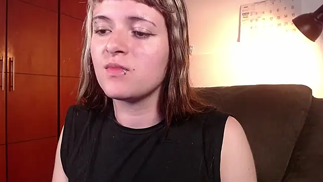 Snapshot of NEXT_DOOR_GIRL_ chatting on November 6, 10:21 pm NEXT DOOR GIRL online show from November 6, 10:21 pm