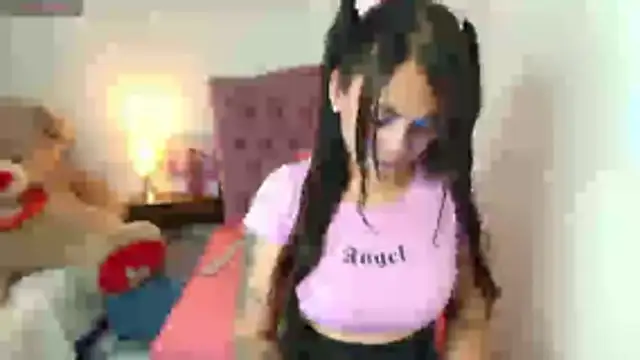 Snapshot of sofiasex99 chatting on May 4, 8:05 pm sofiasex99 online show from May 4, 8:05 pm