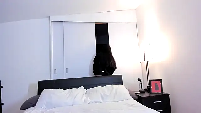 guccipussy1 online show from December 6, 3:19 am