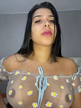 Snapshot of NiaSoler chatting on December 13, 10:41 am NiaSoler online show from December 13, 10:41 am