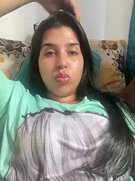 Snapshot of NiaSoler chatting on February 8, 1:01 pm NiaSoler online show from February 8, 1:01 pm