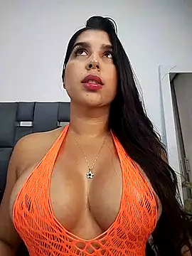 Snapshot of NiaSoler chatting on November 6, 9:48 pm NiaSoler online show from November 6, 9:48 pm