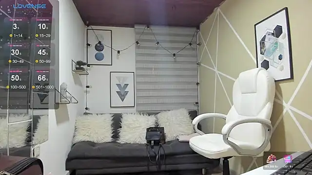 Enma  clark online show from March 9, 4:05 am