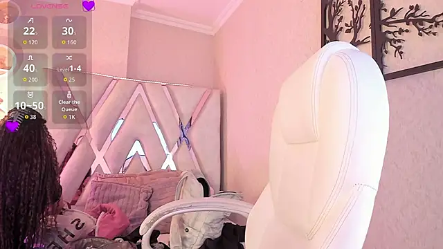 Punkys  online show from April 16, 8:20 pm