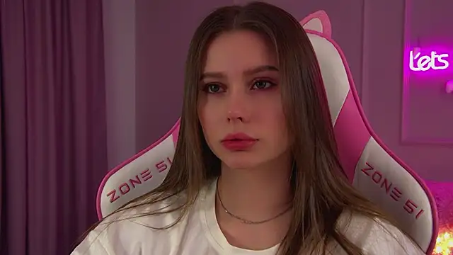 Snapshot of DianaVert chatting on December 18, 6:03 pm DianaVert online show from December 18, 6:03 pm