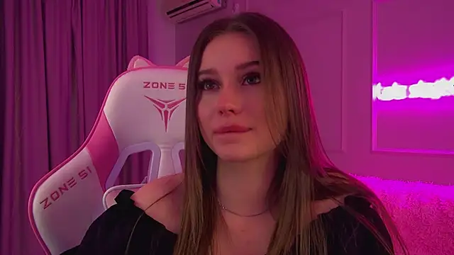 Snapshot of DianaVert chatting on January 14, 6:19 am DianaVert online show from January 14, 6:19 am