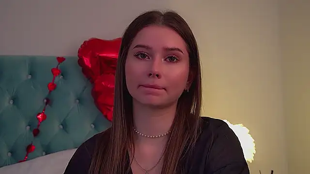 Snapshot of DianaVert chatting on February 14, 2:47 pm DianaVert online show from February 14, 2:47 pm