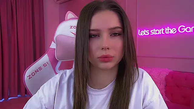 Snapshot of DianaVert chatting on February 18, 6:20 am DianaVert online show from February 18, 6:20 am