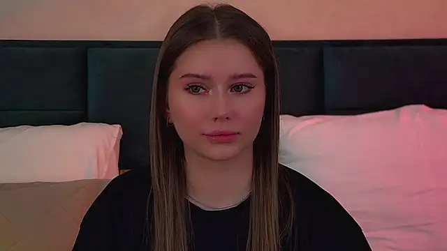 Snapshot of DianaVert chatting on February 21, 3:35 pm DianaVert online show from February 21, 3:35 pm