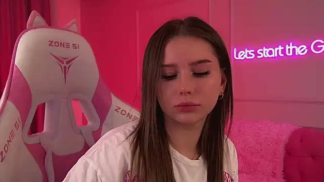 Snapshot of DianaVert chatting on February 22, 6:28 pm DianaVert online show from February 22, 6:28 pm