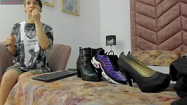 Lady Godss online show from December 19, 3:07 am