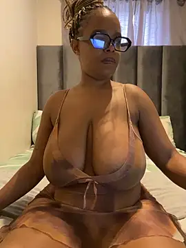 Snapshot of Saggy_areola95 chatting on April 23, 8:46 am Saggy areola95 online show from April 23, 8:46 am