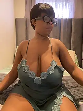 Snapshot of Saggy_areola95 chatting on May 13, 9:39 am Saggy areola95 online show from May 13, 9:39 am