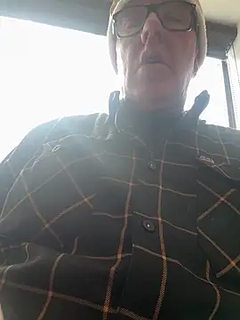 twist699 online show from March 25, 9:21 pm