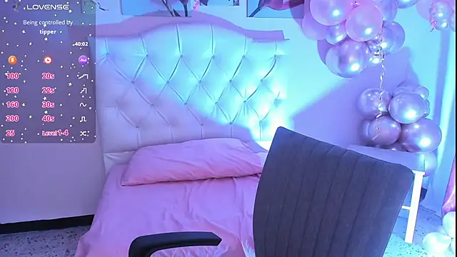 Snapshot of ellarosee_ chatting on March 17, 7:58 pm ellarosee online show from March 17, 7:58 pm