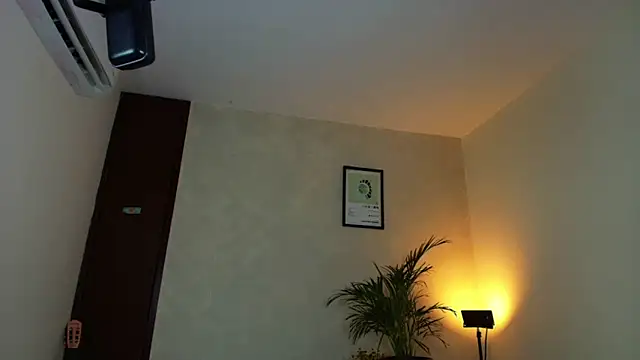 SweetJennaa online show from April 12, 4:17 am