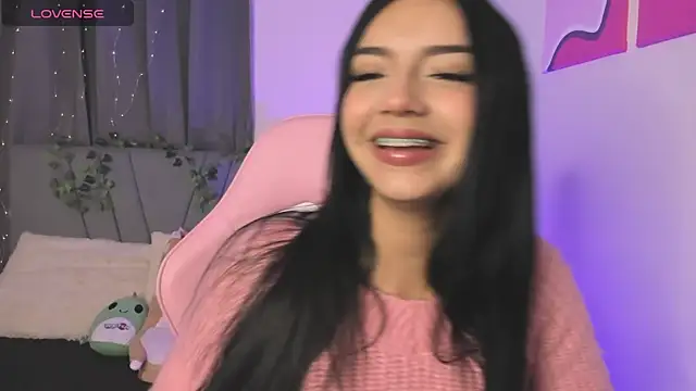 Snapshot of emy_bonita1 chatting on December 5, 2:09 am emy bonita1 online show from December 5, 2:09 am