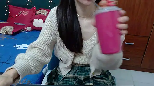 Snapshot of Cindy--Cici chatting on February 25, 4:24 am Cindy--Cici online show from February 25, 4:24 am