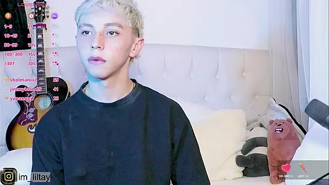 Snapshot of lil_tay_ chatting on February 23, 1:02 am lil tay online show from February 23, 1:02 am