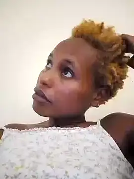 Snapshot of Candykitten chatting on February 14, 12:25 pm Candykitten online show from February 14, 12:25 pm