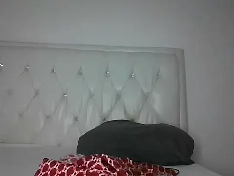 Snapshot of Candykitten chatting on March 22, 5:52 pm Candykitten online show from March 22, 5:52 pm