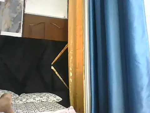 Snapshot of vannessa chatting on July 7, 7:23 am vannessa online show from July 7, 7:23 am