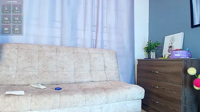 jade brunnette online show from November 6, 8:10 pm