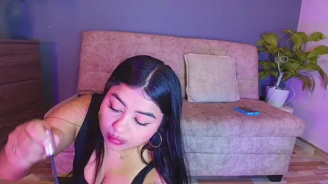 jade brunnette online show from May 20, 8:15 pm