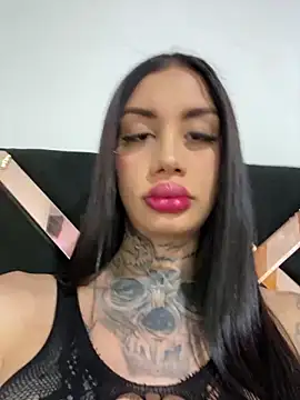 Snapshot of Zaratattoox chatting on December 21, 7:26 am Zaratattoox online show from December 21, 7:26 am