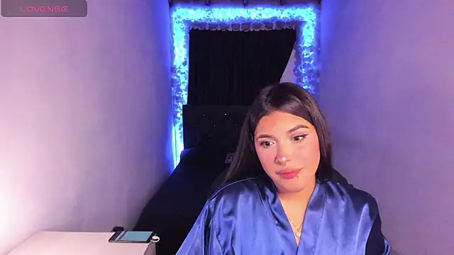 Snapshot of Mariana_Hasper_ chatting on February 13, 12:02 am Mariana Hasper  online show from February 13, 12:02 am