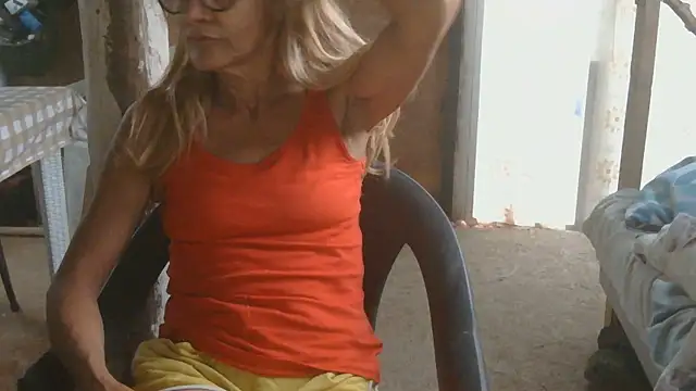 Snapshot of couplemilf2 chatting on June 6, 7:07 pm couplemilf2 online show from June 6, 7:07 pm