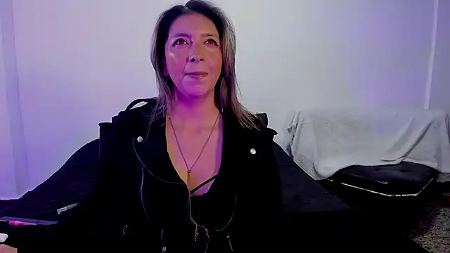 Snapshot of MichelleManson chatting on October 7, 10:56 am MichelleManson online show from October 7, 10:56 am