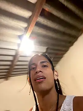 AlexaWarner online show from January 8, 5:04 pm