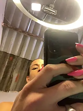 AlexaWarner online show from February 14, 4:04 pm