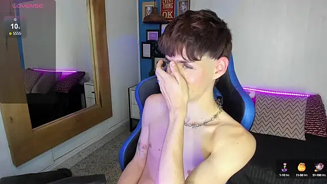 VladHellsing4 online show from March 19, 5:17 pm