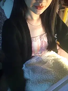 Snapshot of Lovely_kute chatting on January 14, 8:47 pm Lovely kute online show from January 14, 8:47 pm