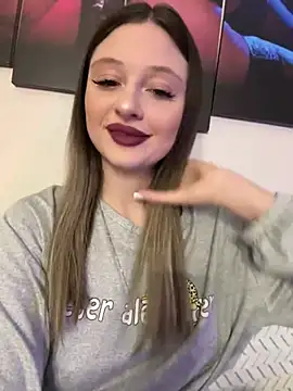 Snapshot of Kimsweet7 chatting on January 24, 5:32 pm Kimsweet7 online show from January 24, 5:32 pm