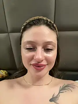 Snapshot of Kimsweet7 chatting on February 21, 9:11 pm Kimsweet7 online show from February 21, 9:11 pm