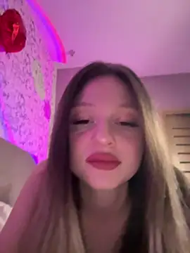 Snapshot of Kimsweet7 chatting on March 1, 6:11 pm Kimsweet7 online show from March 1, 6:11 pm