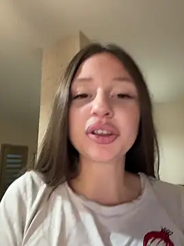 Snapshot of Kimsweet7 chatting on November 6, 6:20 pm Kimsweet7 online show from November 6, 6:20 pm