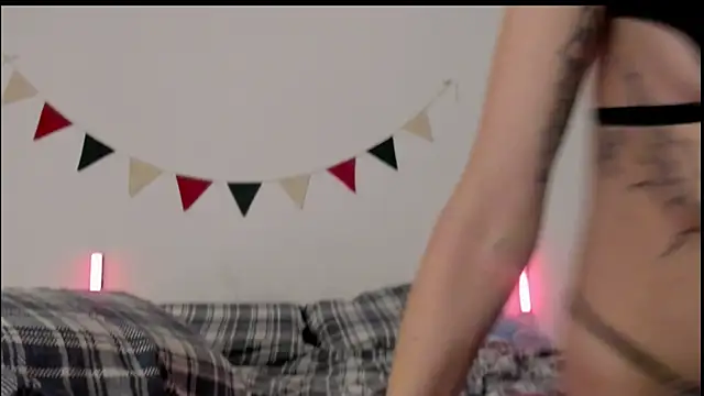 Snapshot of MiaDavis21 chatting on September 12, 5:35 pm MiaDavis21 online show from September 12, 5:35 pm